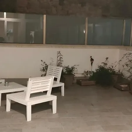 Sacra Famiglia Ausonia Apartman Palermo