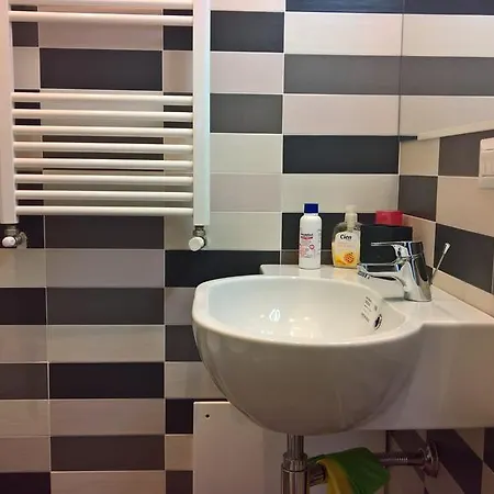 Sacra Famiglia Ausonia Apartment Palermo
